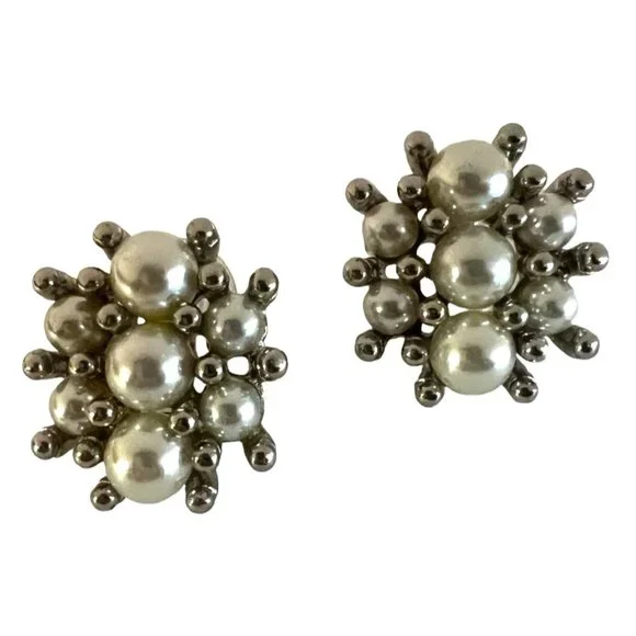 BR Signed White Pearl Cluster Earrings Silvertone Post - Picture 1 of 5